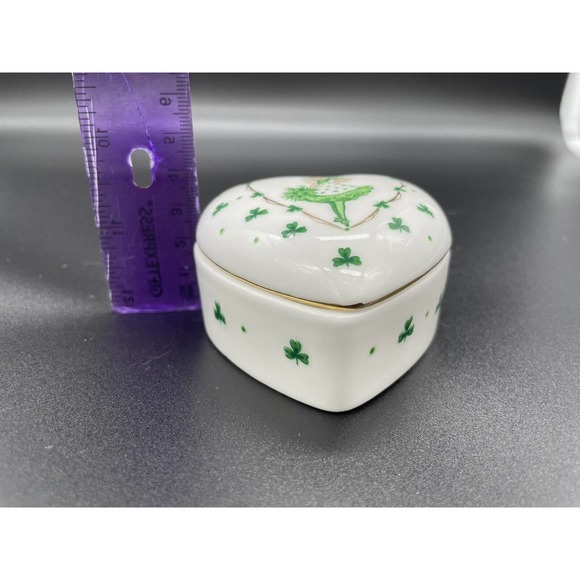 Lefton 1992 China Heart Trinket Box Green & White Girl w/Shamrocks Irish Lucky - Picture 9 of 10